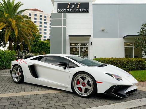 Used 2016 Lamborghini Aventador LP 750-4 Superveloce AWD/4WD image 1