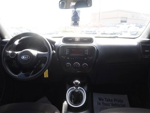 Used 2016 Kia Soul Base 4dr Crossover 6M image 14
