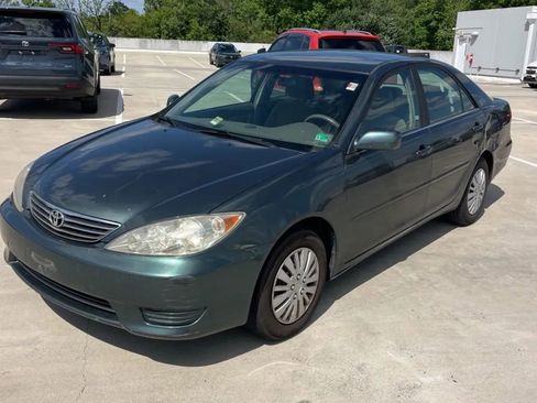 Used 2006 Toyota Camry LE FWD image 1