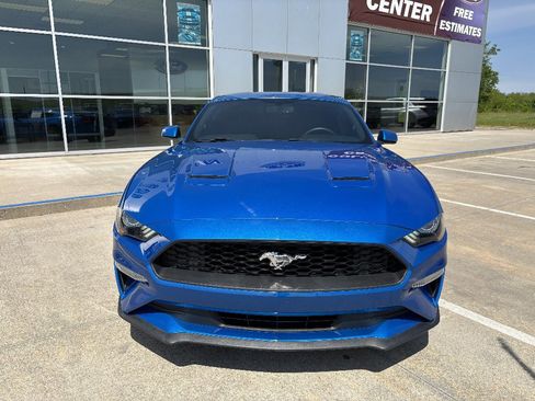 Used 2020 Ford Mustang Coupe RWD image 8