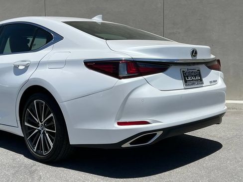 Used 2025 Lexus ES 350 w/ Premium Package FWD image 8
