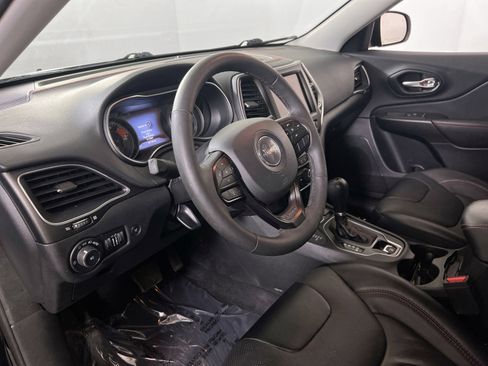 Used 2022 Jeep Cherokee Trailhawk w/ Premium Leather Package image 9