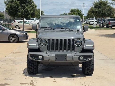 Used 2023 Jeep Gladiator Overland AWD/4WD image 2