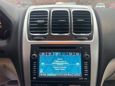 Used 2009 GMC Acadia SLT w/ Technology Package image 29