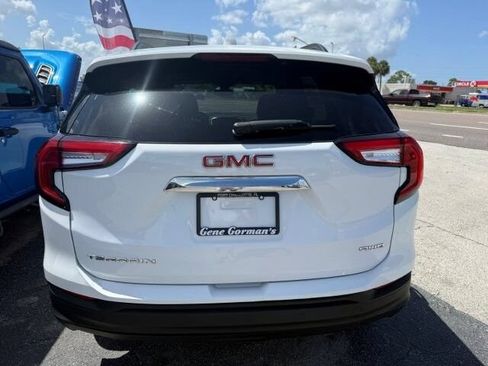 Used 2022 GMC Terrain SLE w/ Driver Convenience Package AWD/4WD image 4