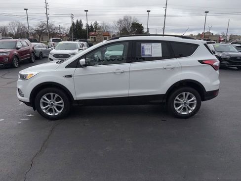Used 2018 Ford Escape SE w/ SE Sync 3 Package image 16