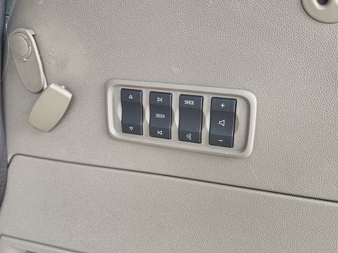 Used 2014 GMC Acadia Denali image 29