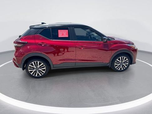 Used 2024 Nissan Kicks SV FWD image 5