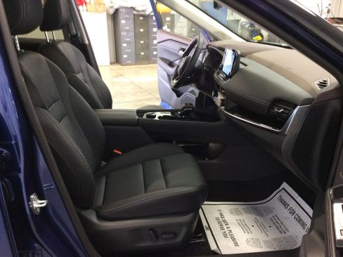 Used 2023 Nissan Rogue SL w/ SL Premium Package image 34