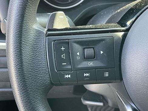 Used 2023 Nissan Rogue SV image 19