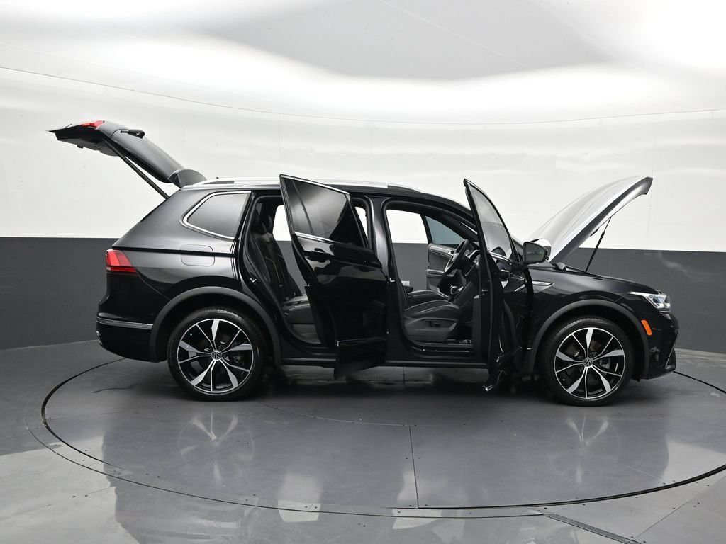 Used 2024 Volkswagen Tiguan SEL R-Line AWD/4WD image 38