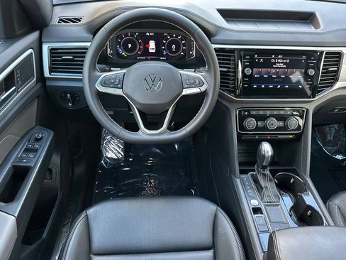 Used 2023 Volkswagen Atlas Cross Sport SE FWD image 13