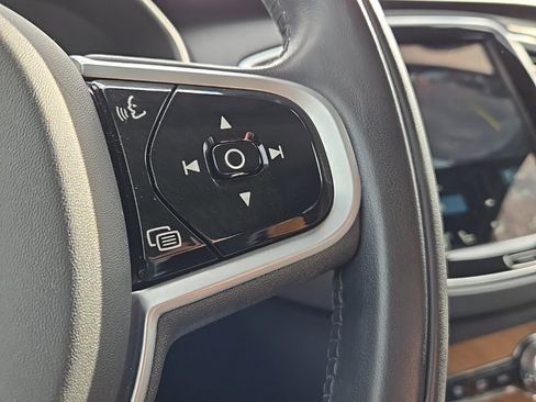 Used 2021 Volvo XC90 T6 Momentum w/ Climate Package image 20