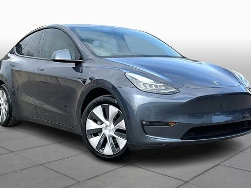 Used 2021 Tesla Model Y Long Range image 2