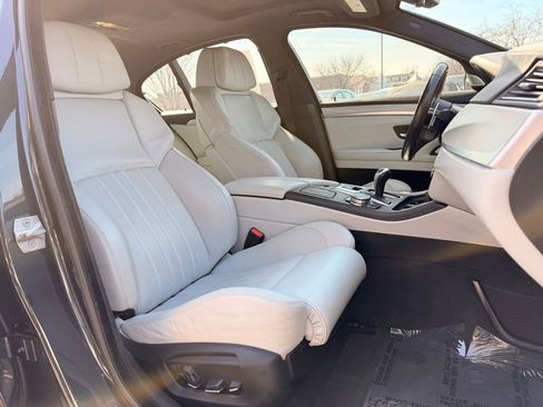 Used 2016 BMW M5 Base image 12