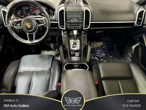 Used 2017 Porsche Cayenne Platinum Edition AWD/4WD image 2
