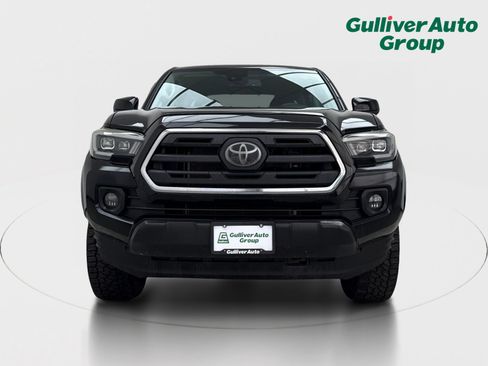 Used 2018 Toyota Tacoma SR5 AWD/4WD image 14