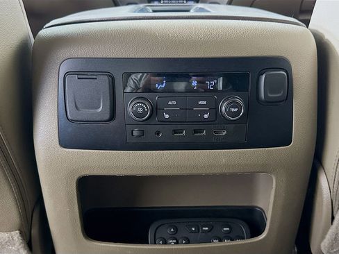 Used 2020 Chevrolet Suburban Premier AWD/4WD image 28