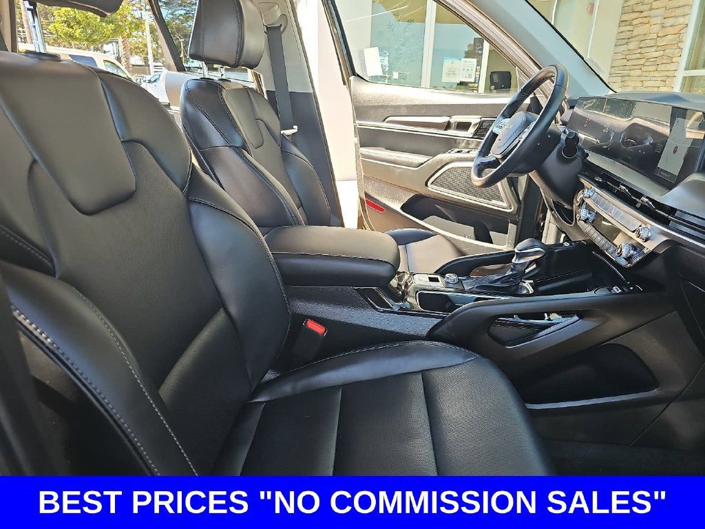 Used 2025 Kia Telluride S FWD image 10