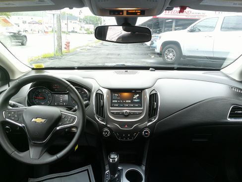 Used 2016 Chevrolet Cruze LT FWD image 17