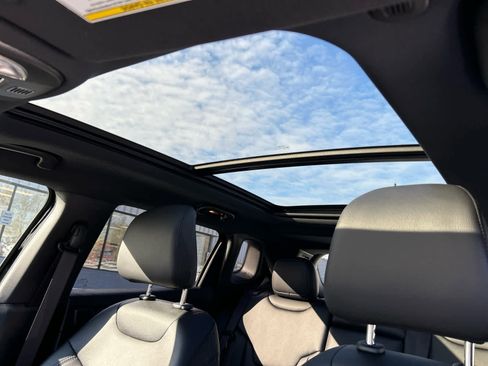 Used 2025 Jeep Compass Limited w/ Sun & Sound Group image 33