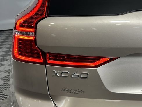 Used 2025 Volvo XC60 B5 Plus image 25