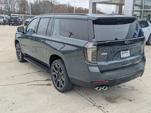 New 2026 Chevrolet Suburban RST image 7