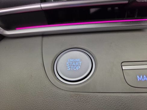 Used 2025 Hyundai Elantra Limited FWD image 24