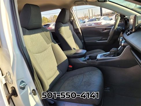 Used 2021 Toyota RAV4 XLE image 16
