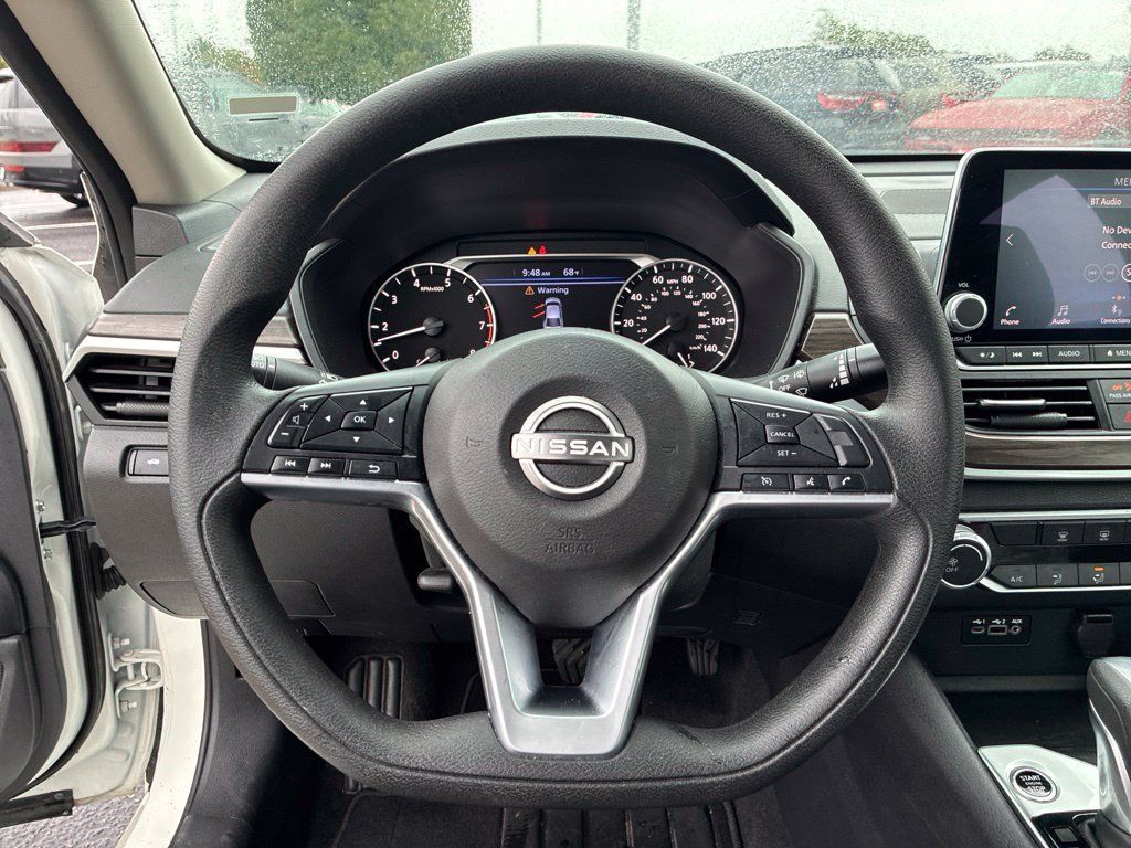 Used 2025 Nissan Altima 2.5 SV AWD/4WD image 19