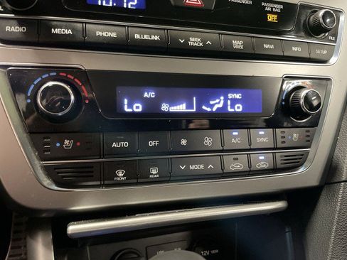 Used 2017 Hyundai Sonata Limited 2.0T FWD image 23