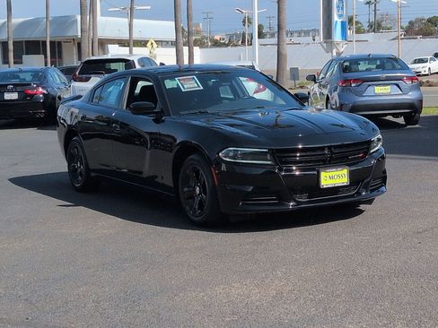 Used 2023 Dodge Charger SXT image 2