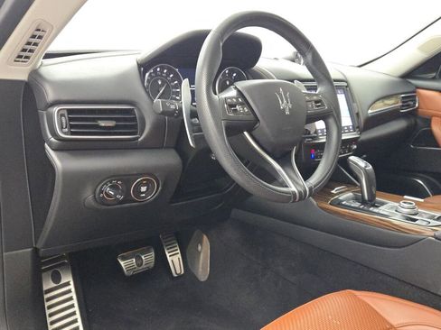 Used 2021 Maserati Levante GranSport image 27