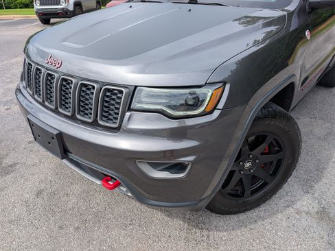 Used 2017 Jeep Grand Cherokee Trailhawk w/ Trailhawk Luxury Group AWD/4WD image 13