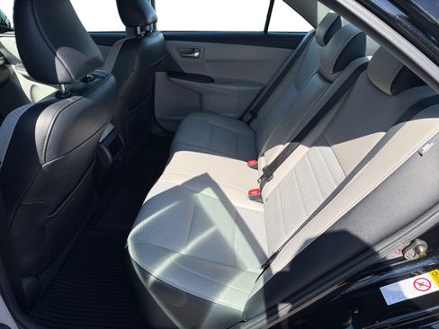 Used 2017 Toyota Camry SE FWD image 16