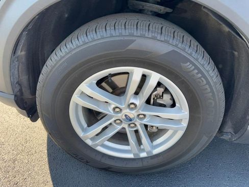 Used 2023 Ford Explorer XLT w/ Class IV Trailer Tow Package image 7