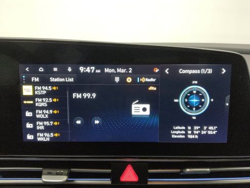 Used 2025 Hyundai Elantra SEL image 25