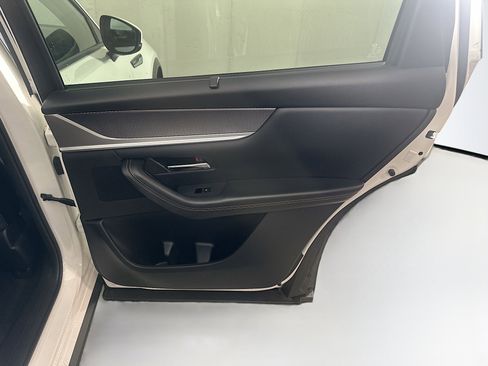 Used 2024 MAZDA CX-90 Plug-In Hybrid w/ Preferred image 33