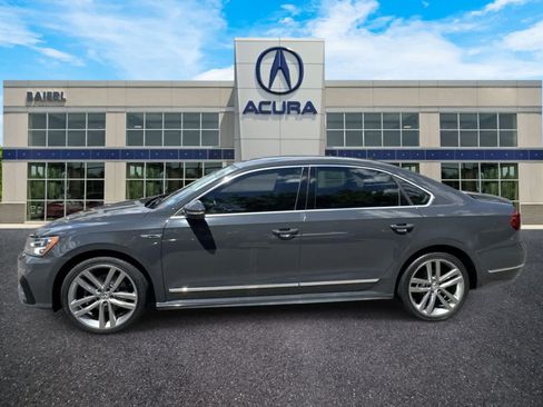 Used 2017 Volkswagen Passat 1.8T R-Line FWD image 2