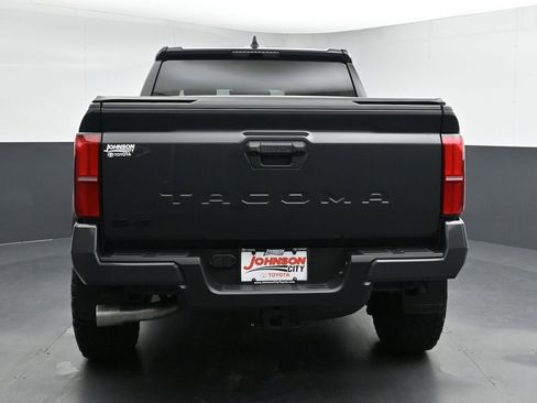 Used 2025 Toyota Tacoma TRD Off-Road image 7