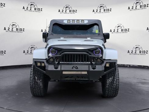 Used 2017 Jeep Wrangler Unlimited Sahara w/ Connectivity Group AWD/4WD image 2