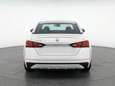 Used 2025 Nissan Altima 2.5 SV image 7