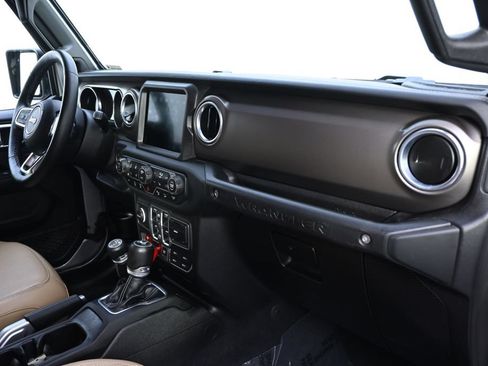 Used 2018 Jeep Wrangler Unlimited Rubicon AWD/4WD image 15