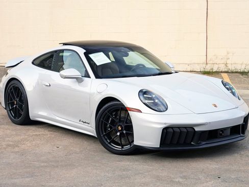 Used 2025 Porsche 911 Carrera GTS RWD image 55