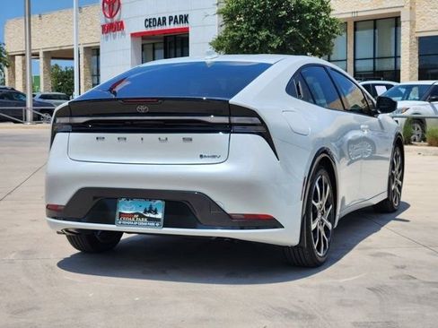 New 2025 Toyota Prius Plug-In Hybrid FWD image 27