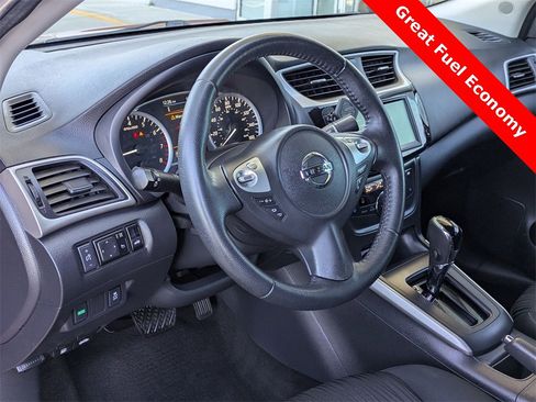 Used 2019 Nissan Sentra SV image 2