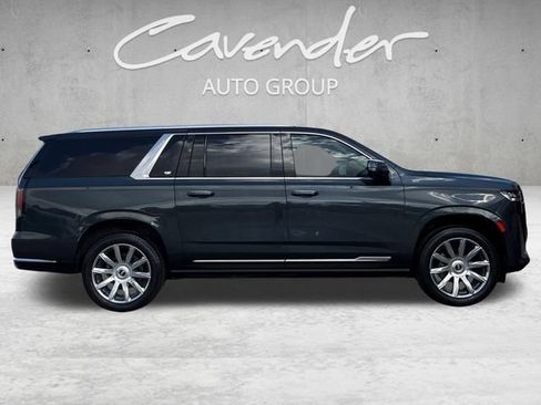 Used 2022 Cadillac Escalade ESV Premium Luxury Platinum w/ Heavy-Duty Trailer Package AWD/4WD image 17