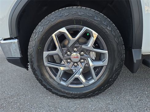 New 2026 GMC Sierra 1500 SLT w/ SLT Premium Plus Package image 30