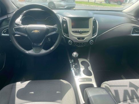 Used 2018 Chevrolet Cruze LS FWD image 14