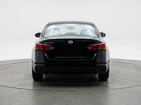 Used 2025 Nissan Altima 2.5 SV FWD image 7